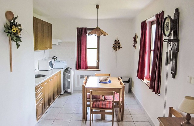 Schönes alleinstehendes Ferienhaus mit W-LAN, Pool, TV, Innenhof, Panoramablick, Parkplatz