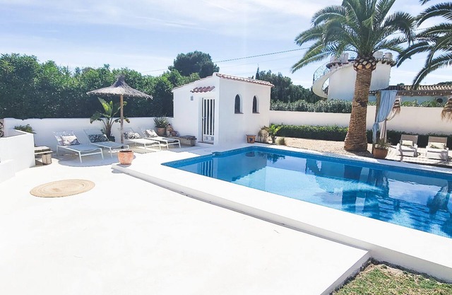 Eine stilvolle, moderne, typisch spanische Villa mit ..