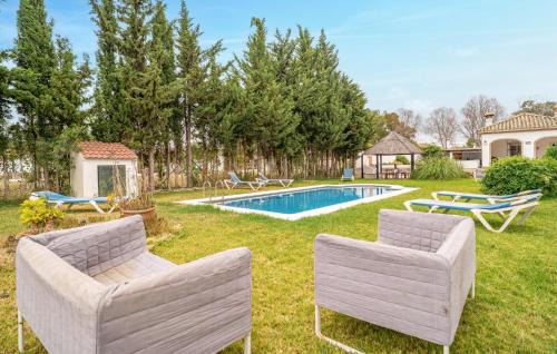 Stunning Home In Chiclana De La Fronter