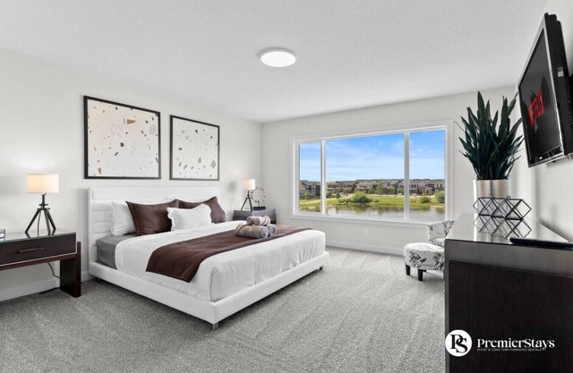 Stunning Executive Home » Central AC » King Bed