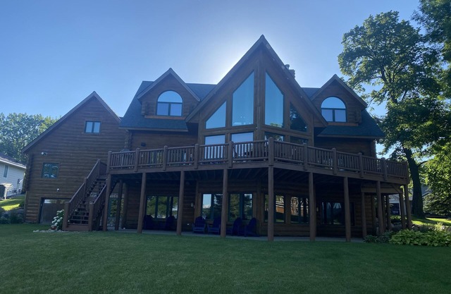 Stunning Family Friendly Lake Home Retreat on Beautiful Lake Darling