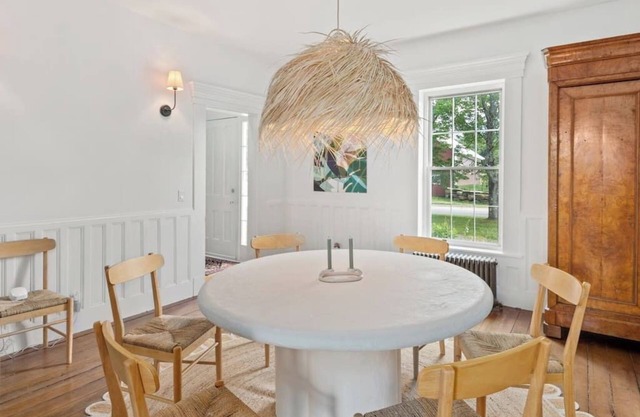 Stunning Farmhouse 5 minutes to Stowe with Views!
