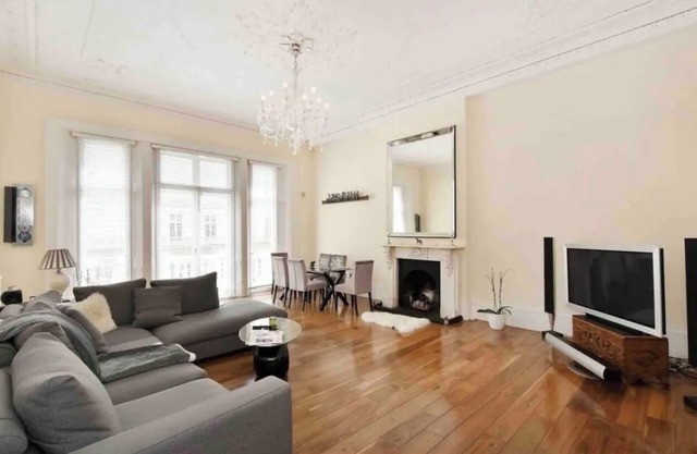 Stunning, grand 2 bed, 2 bath apartment with balcony