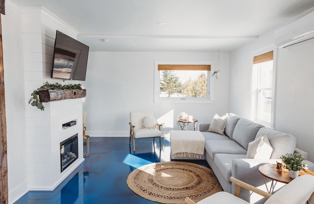 Stunning Guesthouse in historic Georgetown w/hot tub!