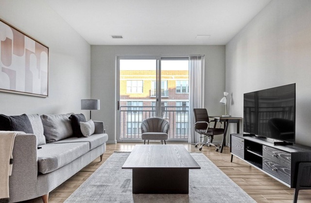 Stunning H Street 1BR w/ W/D & Gym, walk to Union Station, by Blueground