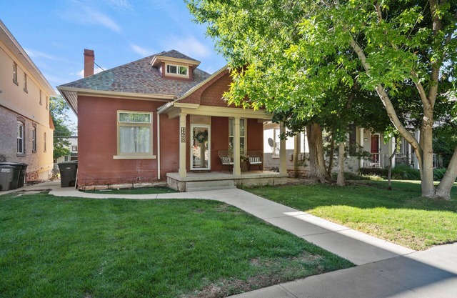 Stunning Historic Home Walk to U