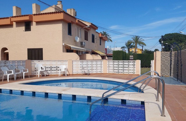 Schönes Haus in Benicasim mit Außenpool