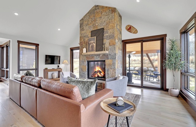 Stunning Home in Summit Sky!
