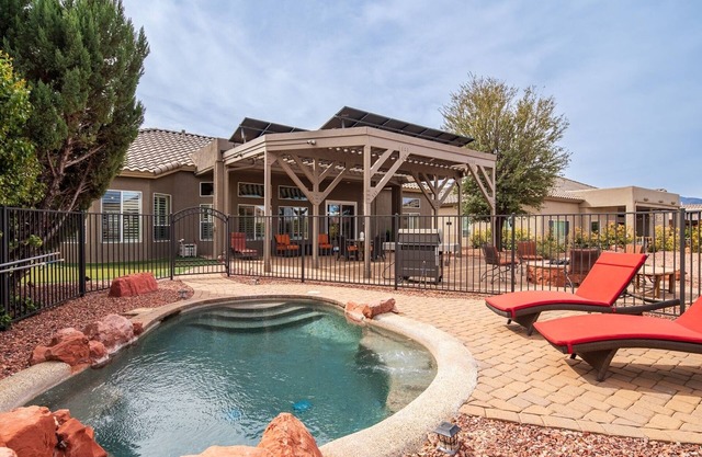 Stunning Home with Private Pool & Fire Pit on the Agave Highlands Golf Course!