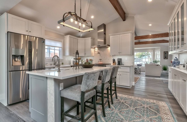 STUNNING 3 Bed/ 2 Bath home in Santa Barbara 7 DAYS MIN-SHORT TERM WELCOMED
