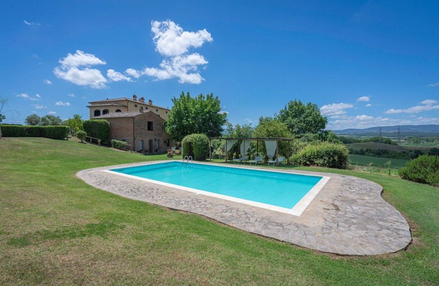 Alleinstehendes Ferienhaus mit W-LAN, privatem Pool, TV, Innenhof, Parkplatz, bei Montepulciano