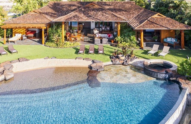 Kaimupulehu Grand Estate | Resort in einem Resort! | Festliche Verfügbarkeit