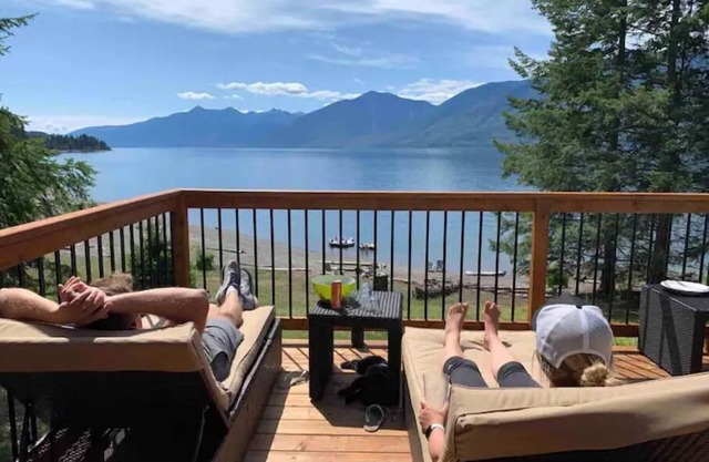 Stunning Kootenay Lake front property, 5 acres, wifi, bbq