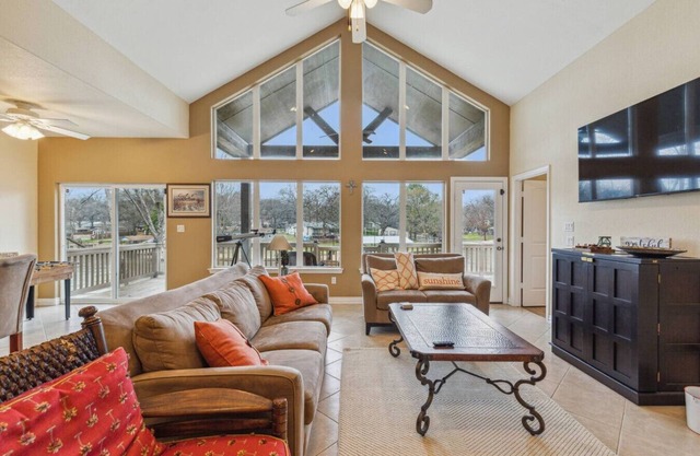 Beautiful Lake Home Get Away