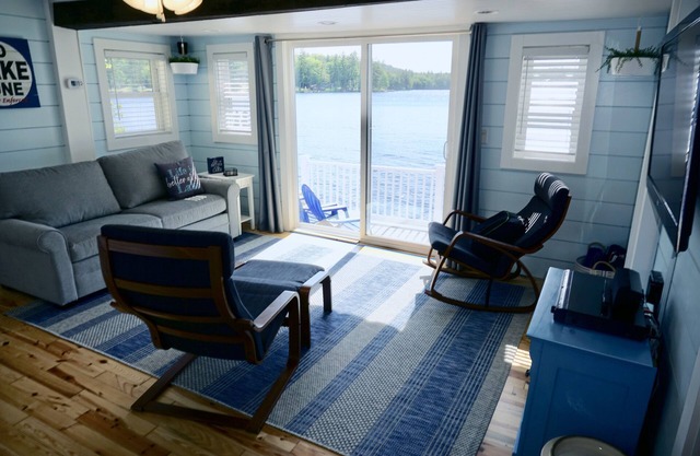 Atemberaubendes Lake House am wunderschönen Webster Lake, perfekt für Ihren Herbsturlaub.