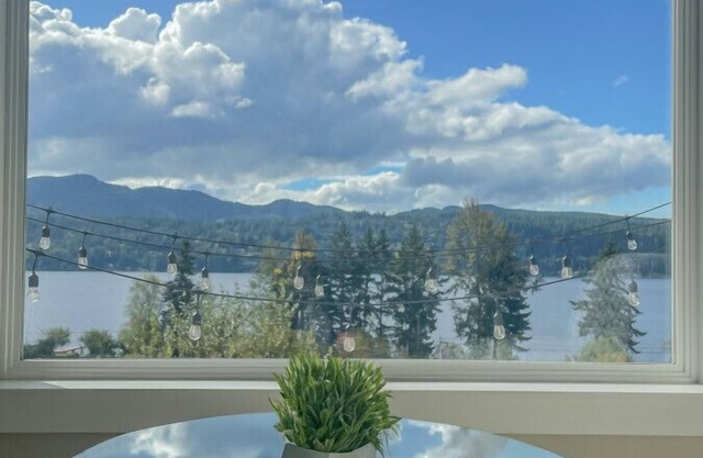 Stunning Lake View home w/ southern exposure, amazing sunsets, beach access and outdoor space