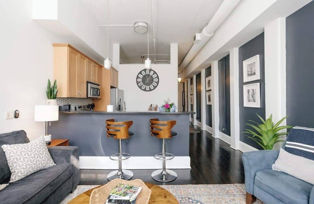 Stunning Loft in Historic District-Walk Everywhere