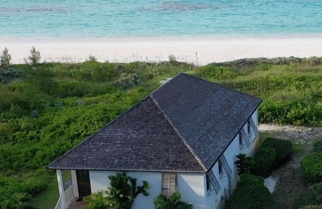 Atemberaubende neue Luxusvilla direkt am French Leave Beach