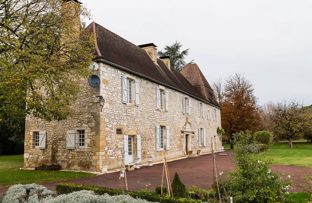 Atemberaubendes Herrenhaus mit privatem beheiztem Pool und Tennisplatz an der Dordogne