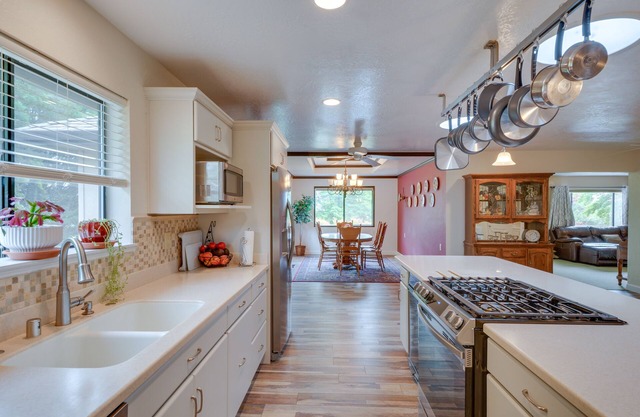 NEW! Stunning Medford Escape w/ Panoramic Views!