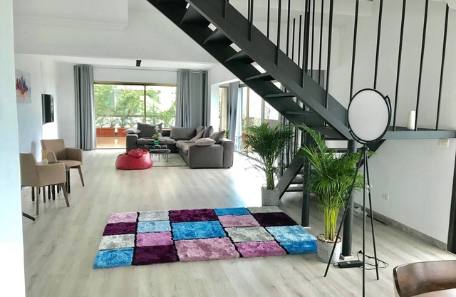Atemberaubende moderne Maisonette in Gemmeyzeh mit einer 360-Ansicht!
