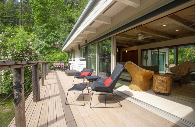 Stunning Modern Home in Sunny Location Close to Beach Access