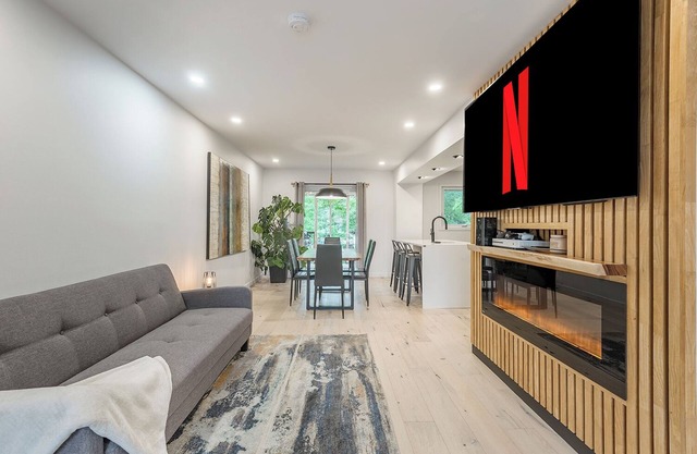 Stunning Modern New House 15 Min From Downtown