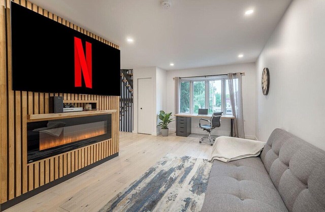 Stunning Modern New House 15 Min From Downtown