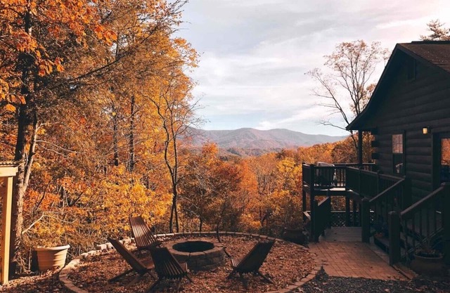 Stunning Mountain Views + Fire Pit