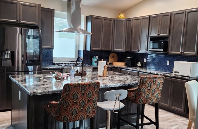 Stunning New Custom-Built Home, 12' Ceilings, Chef's Kitchen, and Fruit Orchard