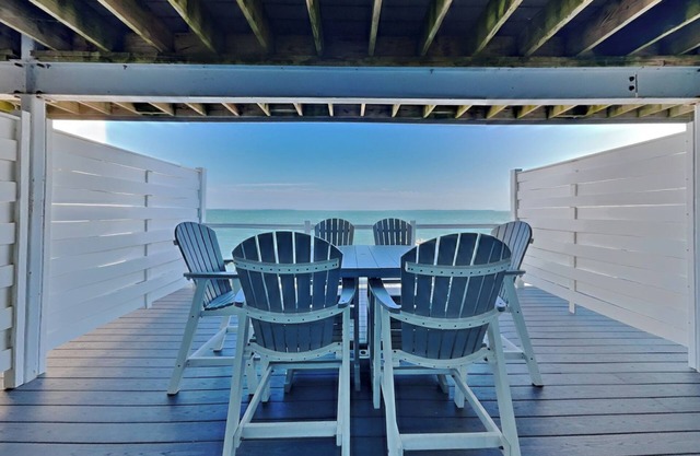 Stunning New Seeseite Wohnung mit 4 BR & 3 BA - Waterfront Deck - 12 ppl max