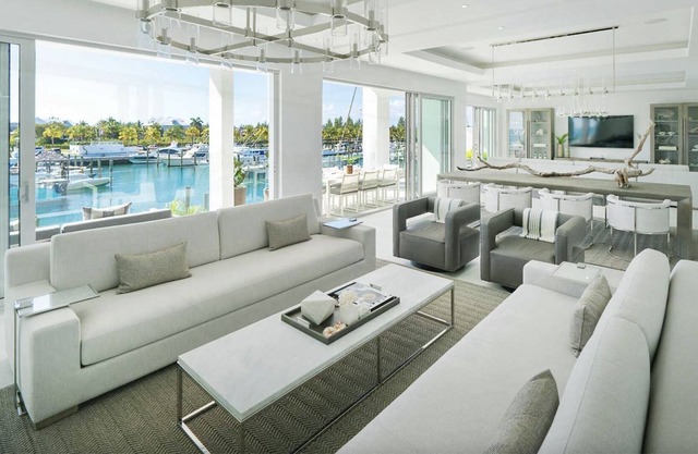 Stunning New Luxury Waterfront Condo, Palm Cay, The Bahamas