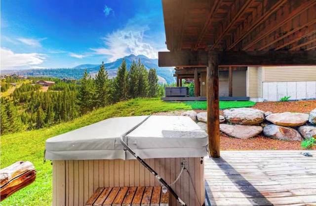 Stunning New Ski-In/Out Townhome! Private Patio w/ Hot Tub, 7 Min Drive to Resor