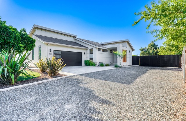 STUNNING Newly Built Modern Artist Home