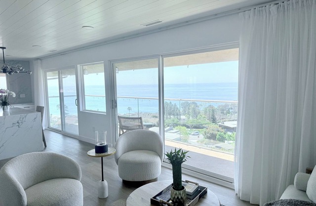 Stunning Ocean View, Near Beach & Contemporary!