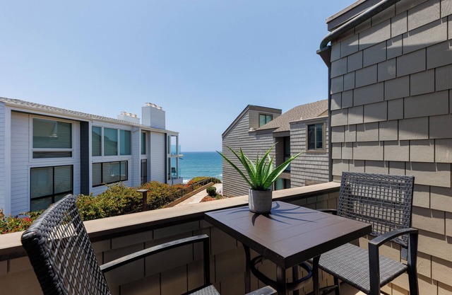 Special Rates! Stunning Ocean View Townhome w/ Pool and Spa