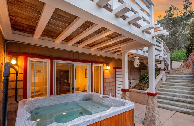 Stunning ocean view home with WiFi, central AC, hot tub - snowbirds welcome
