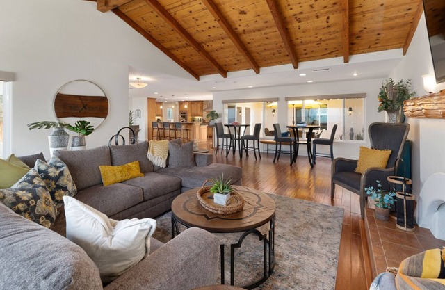 Stunning Ocean-view Oasis w/ Pool, Spa & Patio
