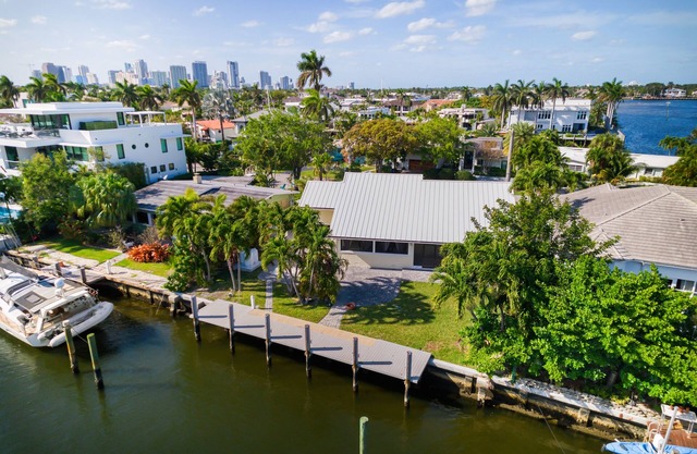 Stunning oceanfront home with boat parking & jetted tub - snowbird-friendly