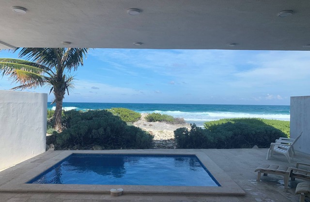 Stunning oceanfront 3-bedroom, 3.5 bath house in Isla Mujeres