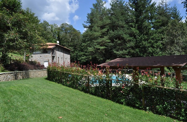 Atemberaubende alte toskanische Steinvilla in der Nähe von Lucca & Pescaglia mit einem großartigen privaten Pool