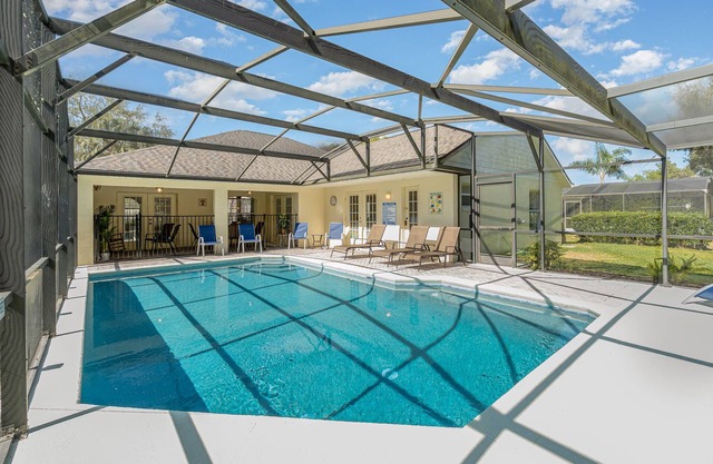 Stunning Pool Home, close to Attractions - 16306