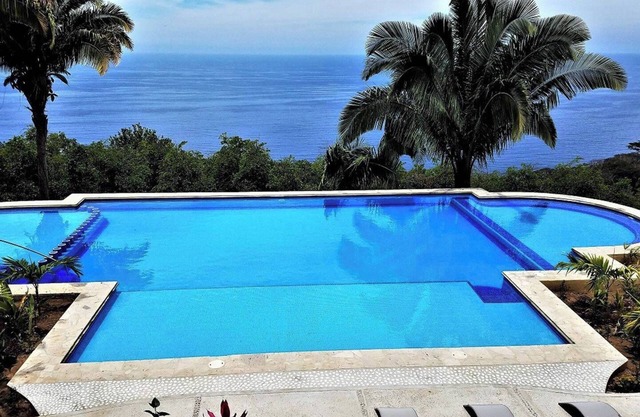 Stunning Poolside Oceanview 1 Bedroom Condo #106