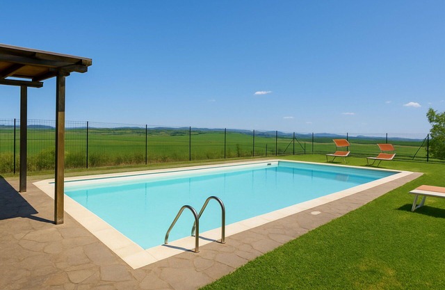 Alleinstehendes Ferienhaus mit W-LAN, privatem Pool, TV, Veranda, Panoramablick, bei Siena