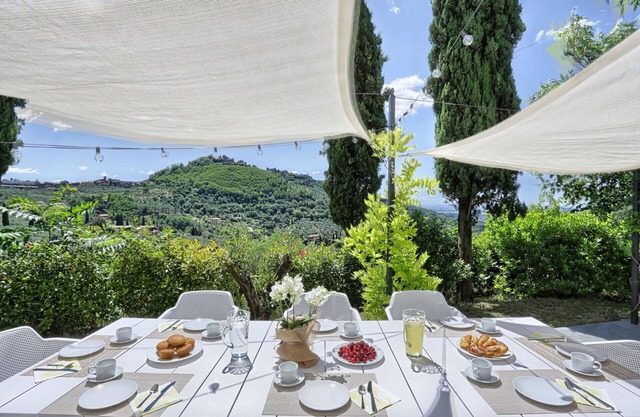 Wunderbares alleinstehendes Ferienhaus mit privatem Pool, Klimaanlage, W-LAN und Parkplatz