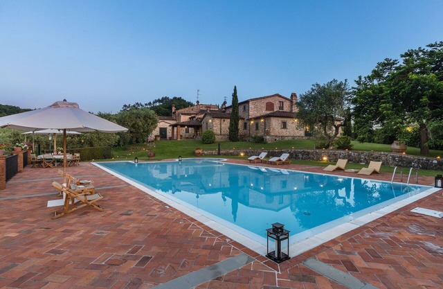 Alleinstehendes Ferienhaus mit privatem Pool, W-LAN, Klimaanlage, Whirlpool, TV, Panoramablick