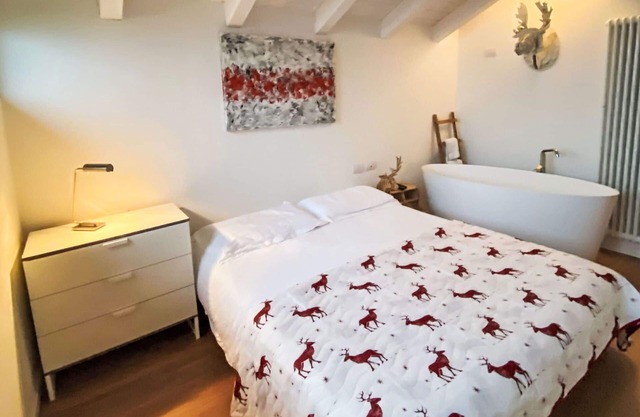 Wunderbares alleinstehendes Ferienhaus mit W-LAN, TV, Innenhof, Haustiere erlaubt und Parkplatz