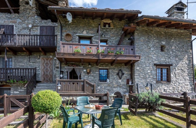 Schönes alleinstehendes Ferienhaus für 5 Gäste mit W-LAN, TV, Balkon und Parkplatz