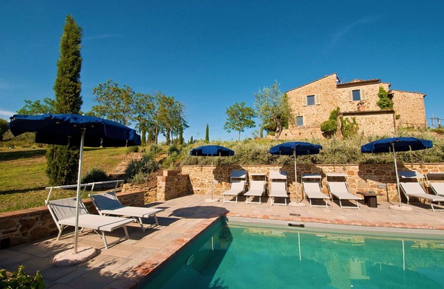 Alleinstehendes Ferienhaus mit privatem Pool, W-LAN, Klimaanlage, TV, Haustiere erlaubt, bei Arezzo
