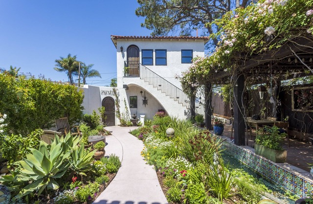 Stunning Private Spanish Casita “La Jolla’s Secret Jewel” blocks to Beach/ Cove